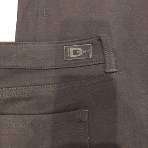 DKNY Jeans Black Size 4. Stretchy cut like jeans